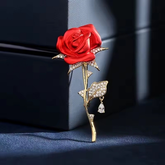 Elegant Red Rose Brooch with Gold Accents - Picture 3 of 6